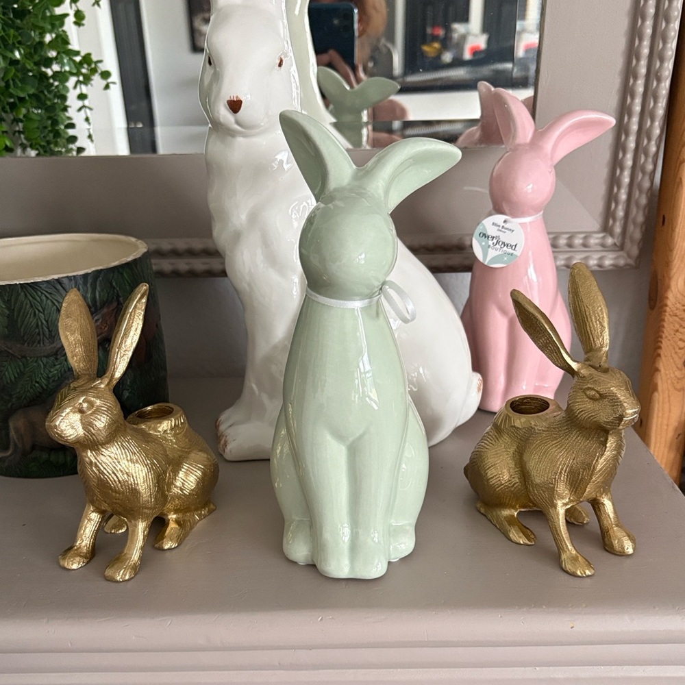 🆕Overjoyed Boutique Green Ceramic Bunny